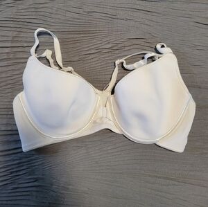 Vassarette Women's White Underwire Bra with Front Clasp